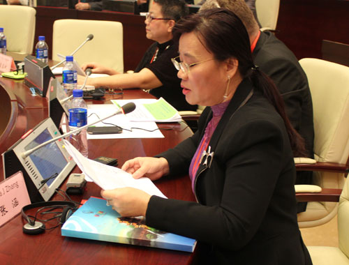 35-ICIS13- roundtable- Anita.JPG 35-ICIS13- roundtable- Anita.JPG